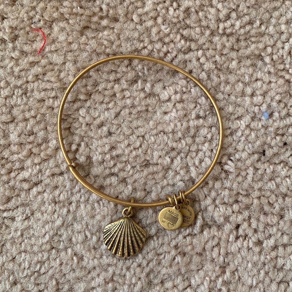 Seashell Alex and Ani